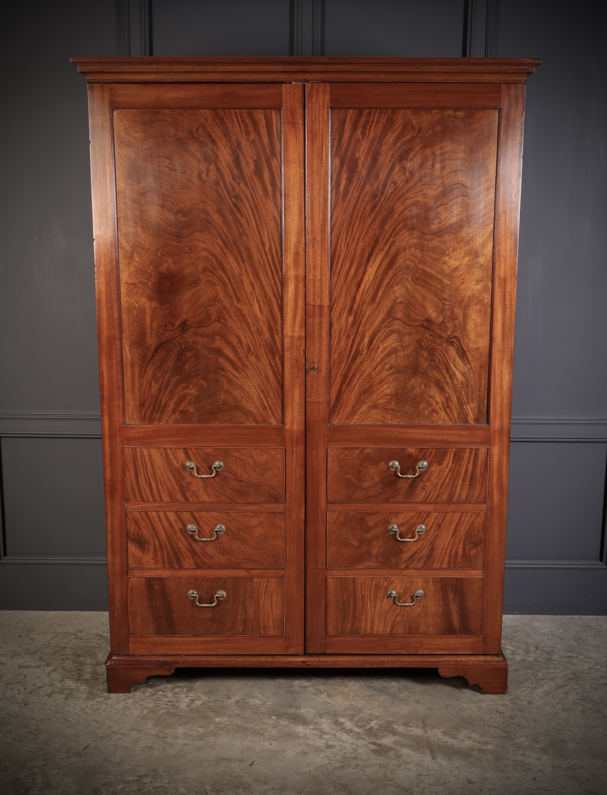 Georgian Flame Mahogany Wardrobe antique wardrobes Antique Furniture 4